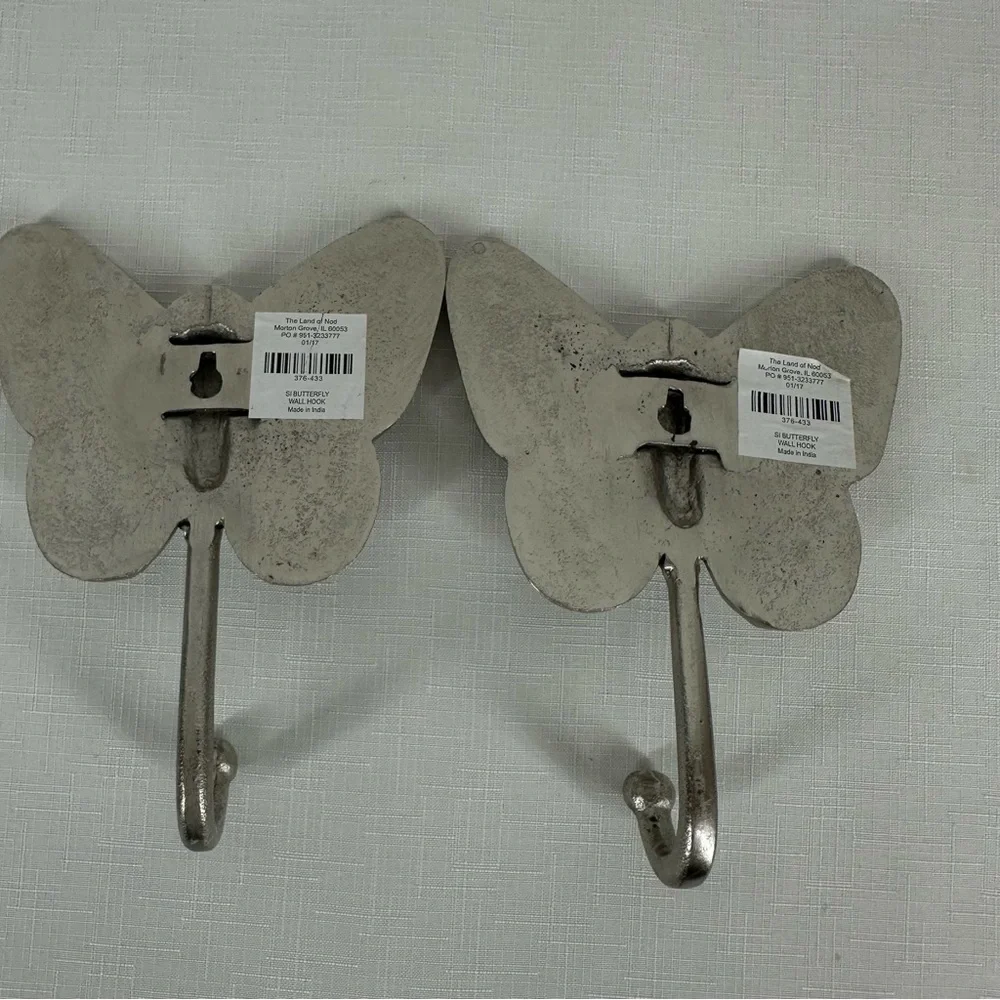 Land of Nod Lot of 2 Silver Butterfly Hooks 5 x 6.5” - Picture 6 of 14